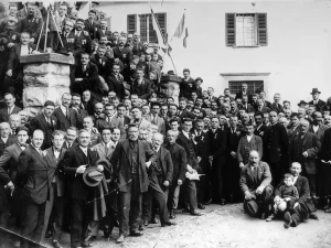 Il paese celebra con i combattenti.