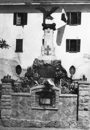 1921: un monumento