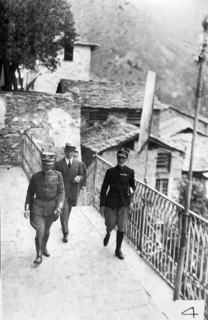 1921: un monumento