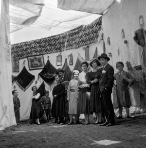 Aspettando il passaggio della processione