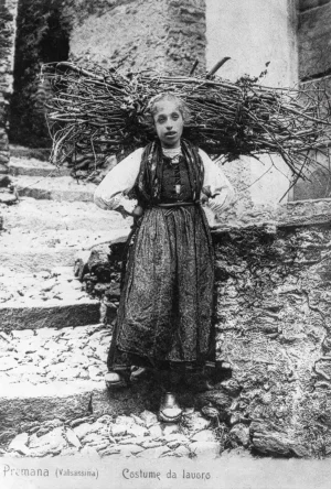 Donna in costume